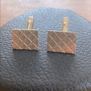 VTG SWANK 3D look rectangular gold tone cuff links